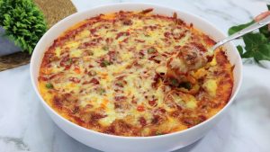 ŞAHANE BİR KÖFTELİ YEMEK (On Numara!) ✅ FIRINDA PATATES PÜRELİ SOSLU KÖFTE TARİFİ