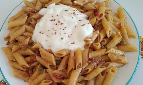 KIYMA LI MAKARNA SARIMSAK LI YOĞURT LA BERABER EFSANE OLDU #yemek #yemektarifleri