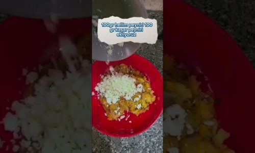 Patatesli kaşar peyniri ve hellim peynirli milföy böreği #yemektarifleri #yemek #youtubeshorts