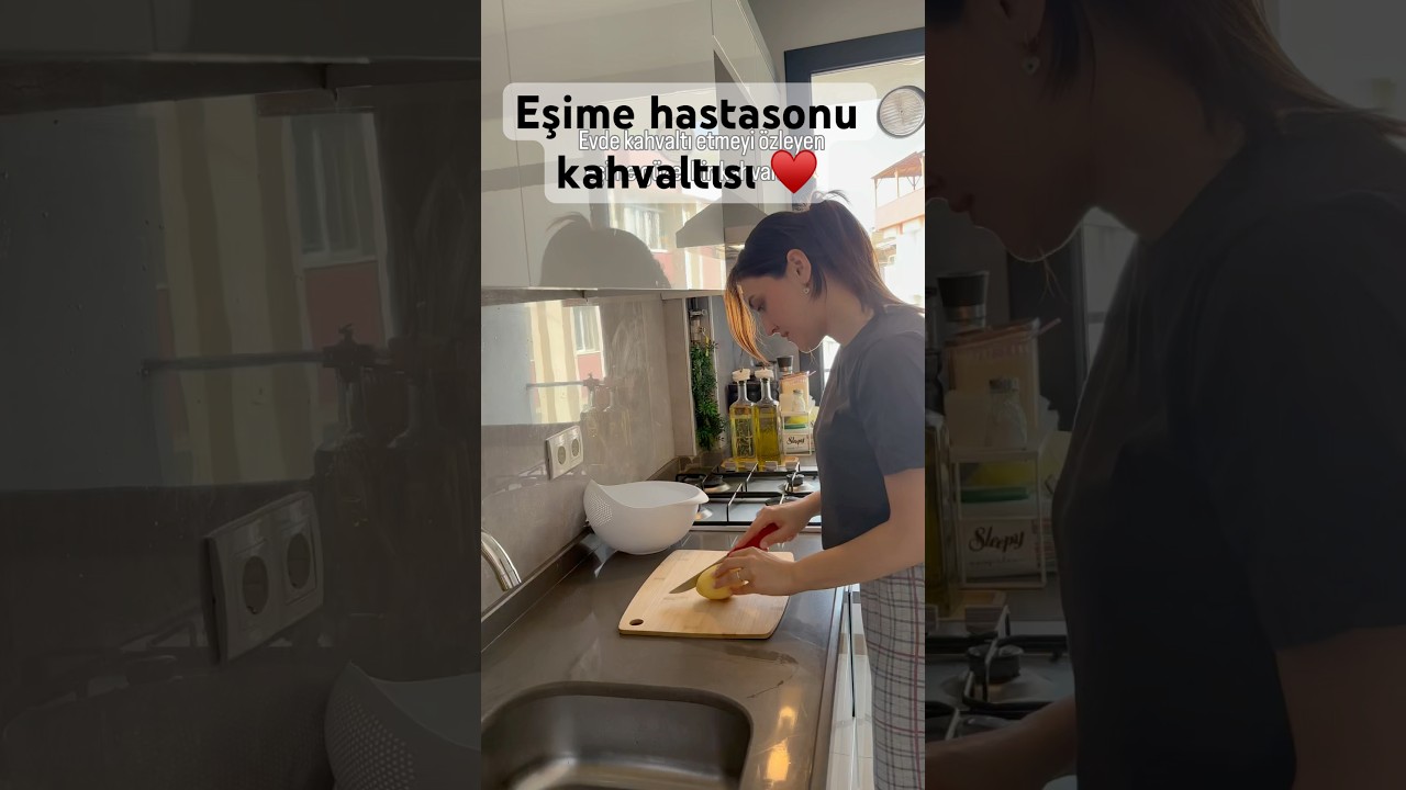 Eşime haftasonu kahvaltısı hazırlıyorum