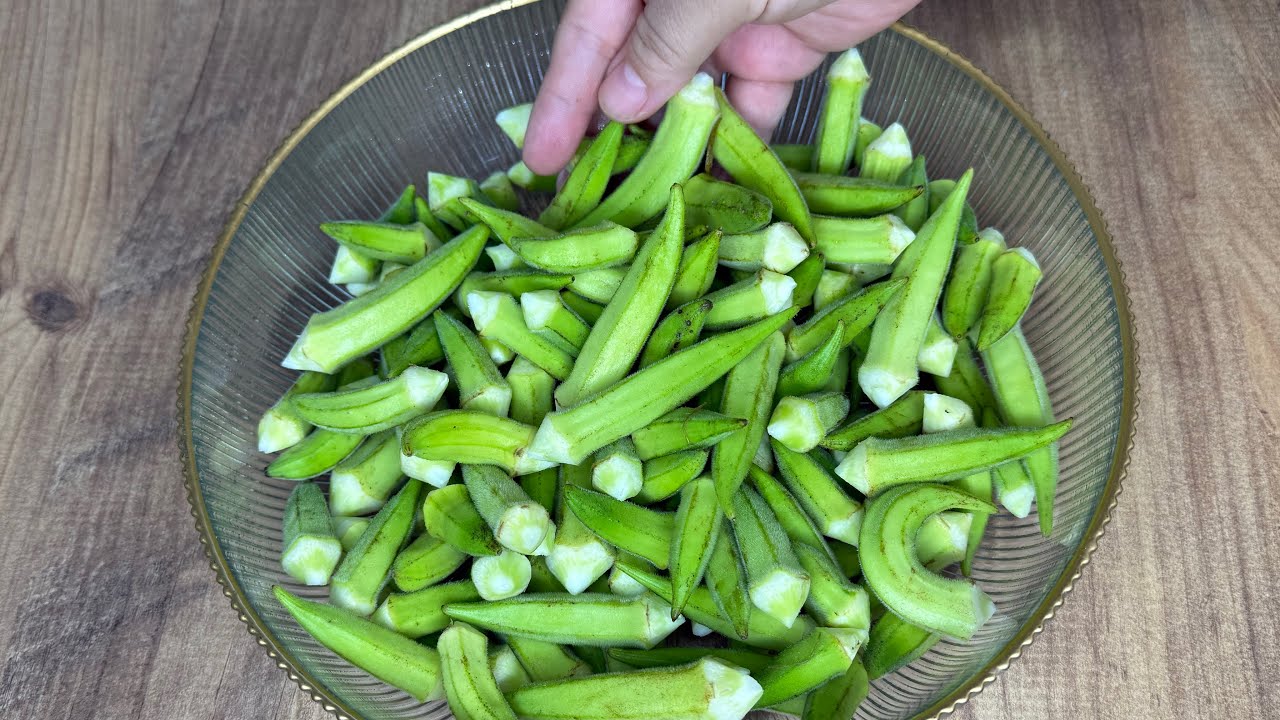 Bir Tencere Anında Bitti sünmeyen Bamya Yemeği Nasıl Yapılır yemek tarifleri yemek nasıl pişirilir