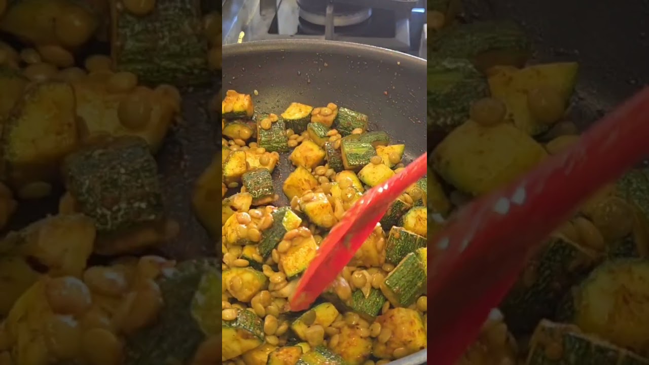 sağlıklı ve doyurucu Yeşil mercimekli kabak salatası tarifi