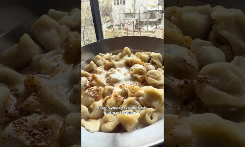 Karda, yaylada, dumanı üstünde bir mantı #manti #yemek #like #yemektarifleri #lezzet #keşfet #fypシ