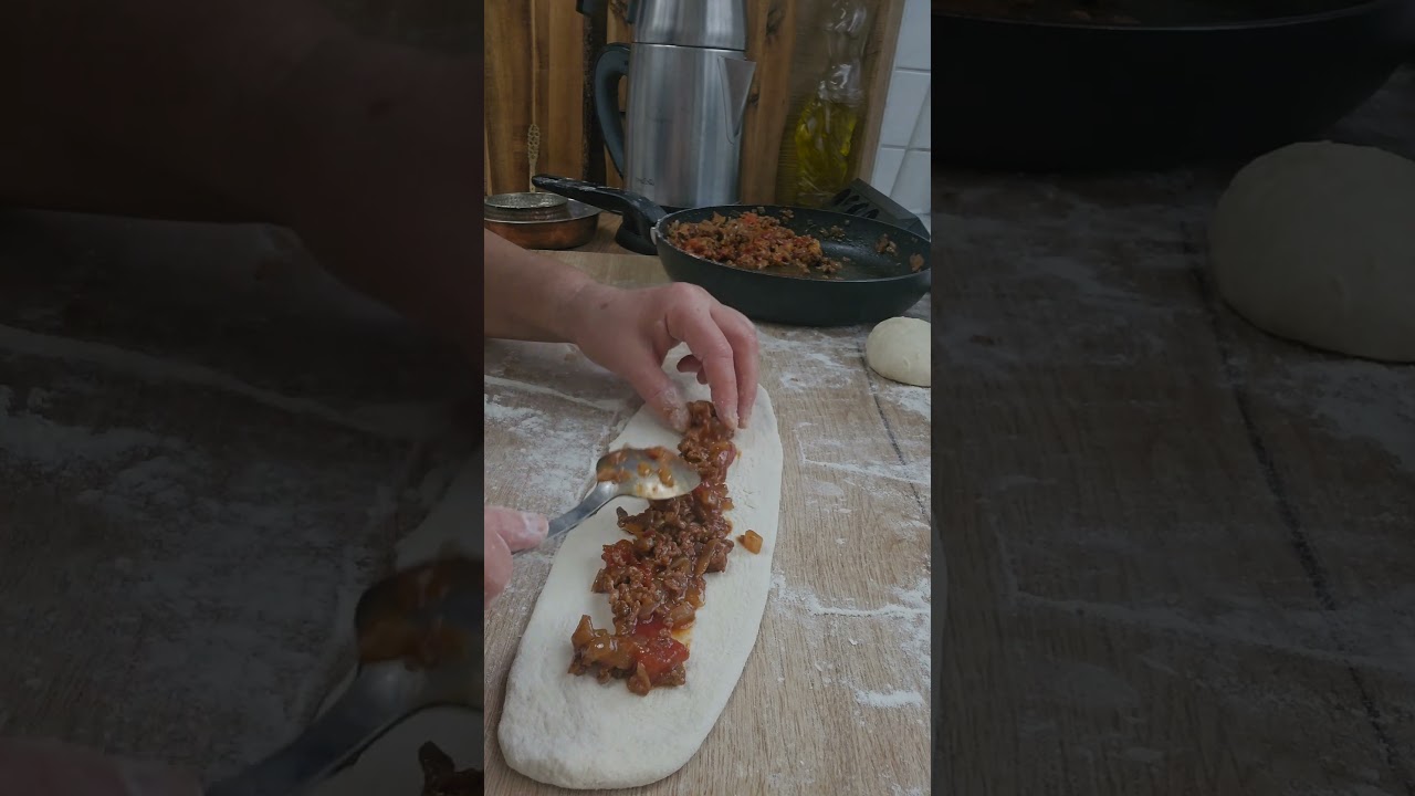 Kıymalı kırmızı pidesi tarifi