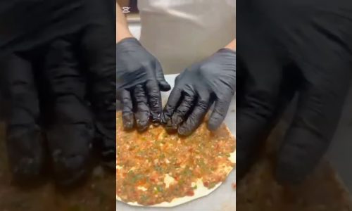 RAMAZAN İFTARA LAHMACUN #ramazan#iftar#lahmacun#shorts#yemekvideolari#hamurişi #yemektarifleri#yemek