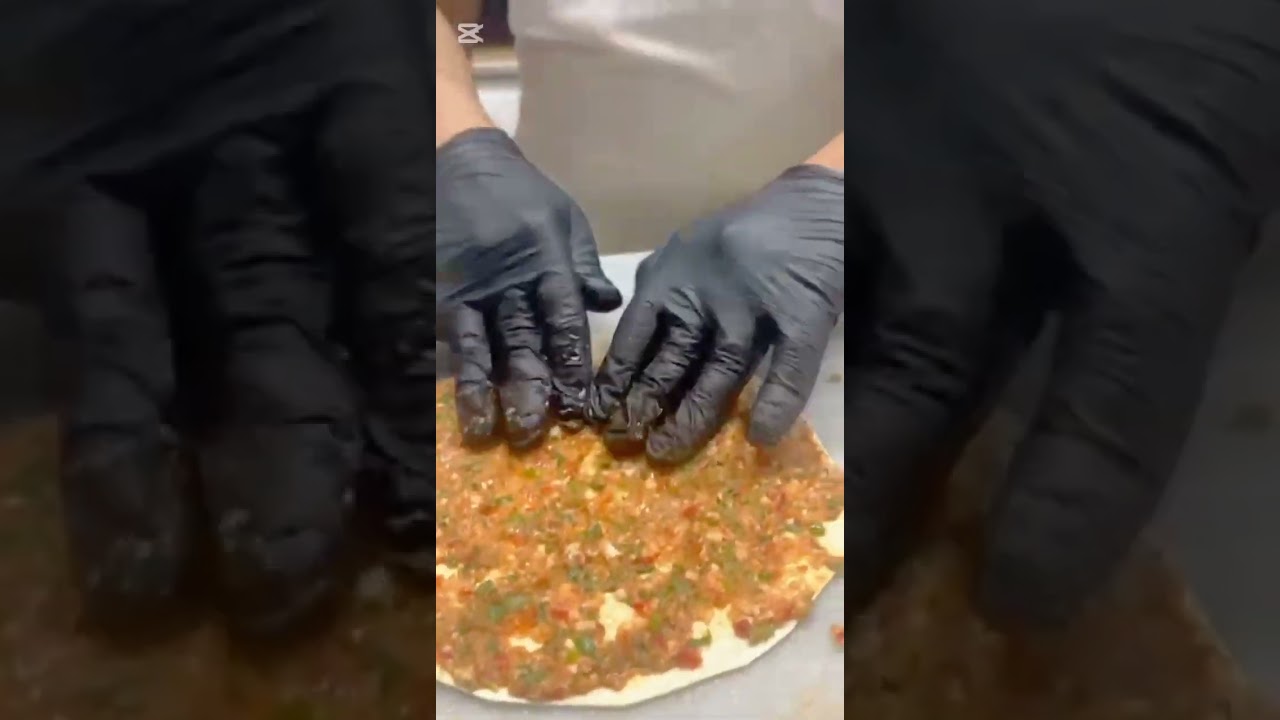 RAMAZAN İFTARA LAHMACUN #ramazan#iftar#lahmacun#shorts#yemekvideolari#hamurişi #yemektarifleri#yemek